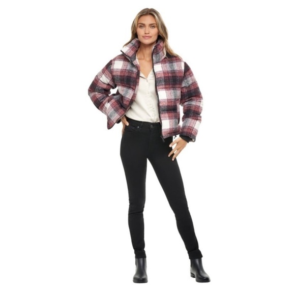 Women's Faux Wool Puffer Jacket - S.E. B.
By SEBBY White-Wn X-Large - Picture 2 of 11